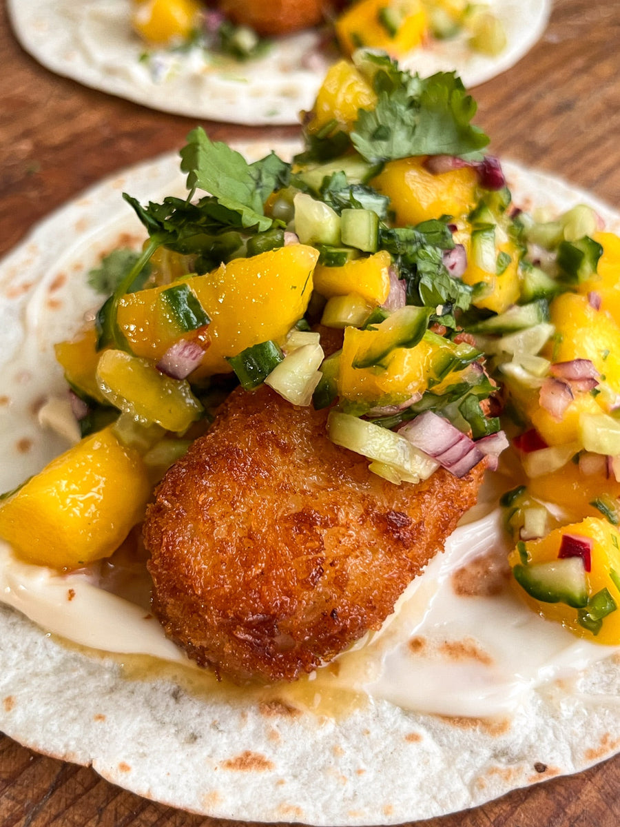 Fishtaco med friterad torsk och mangosalsa